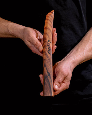 Santos Rosewood Tanto Trainer